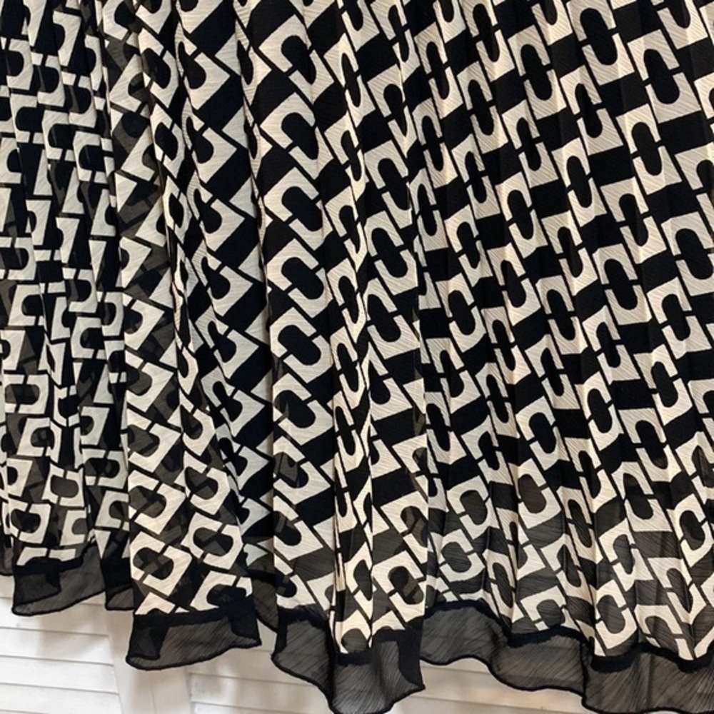 Rabbit Rabbit Rabbit Designs Black and cream dress!! - Picture 4 of 13
